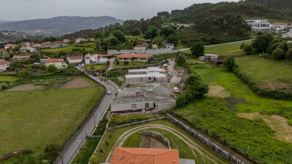 Moradia T3+1 Térrea  Luxo Povoa de Lanhoso