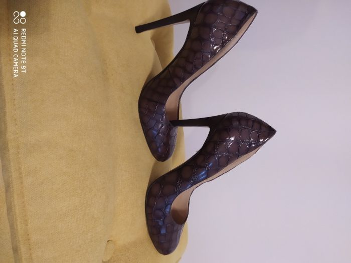 Bata skórzane szpilki damskie - brązowe R.39