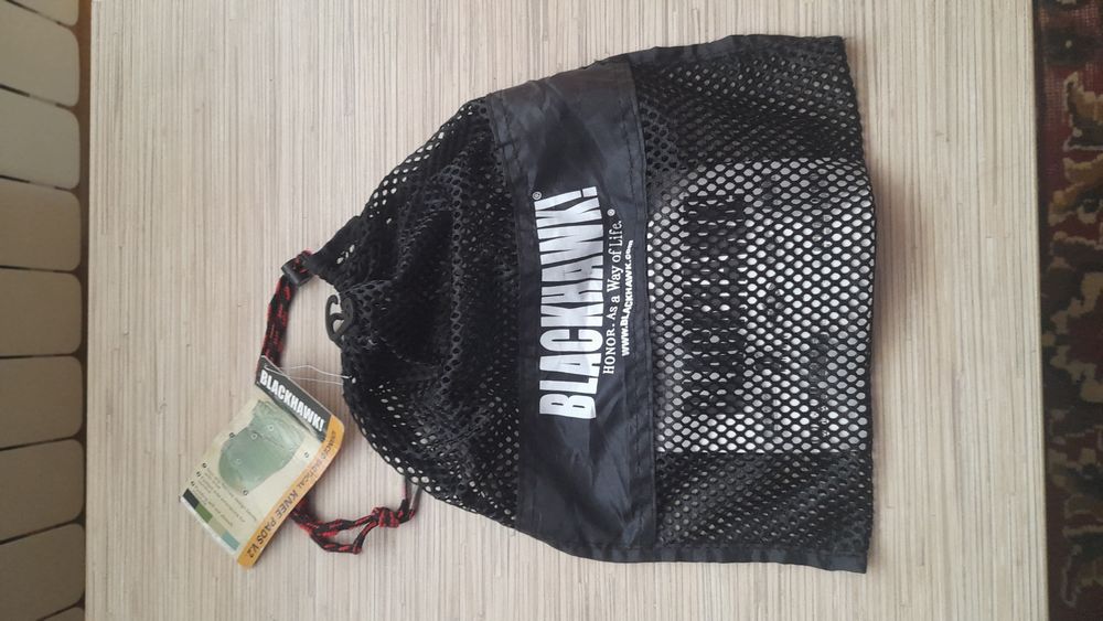 Pokrowiec na nakolanniki BLACKHAWK.