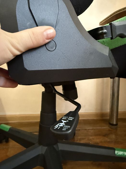 Ігрове/геймерське крісло