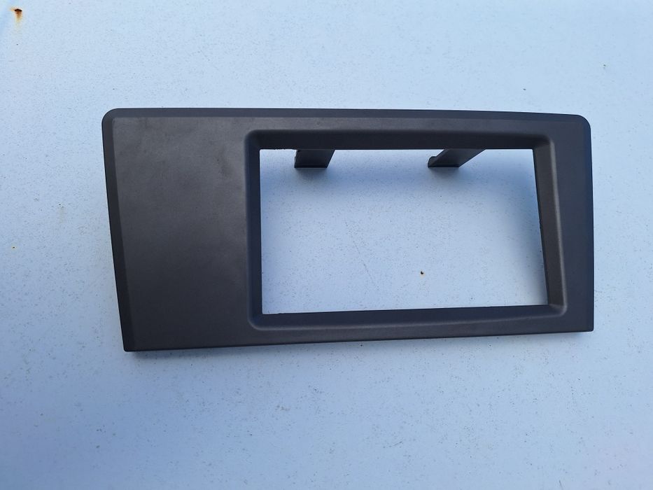 Aro auto radio volvo V70