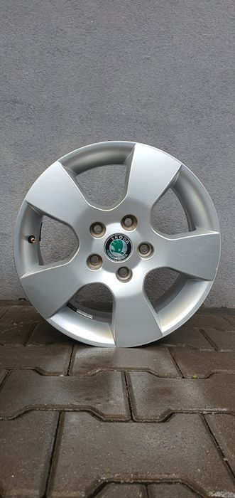 15 5x112 skoda octavia.