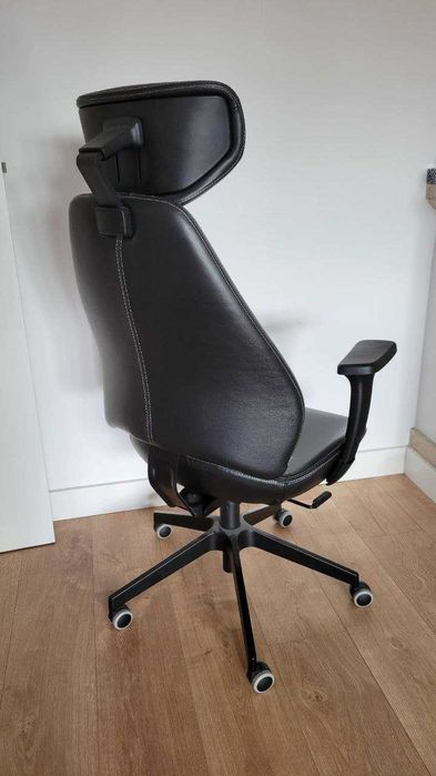 Сadeira de escritório em pele GRUPPSPEL (IKEA), cor preta