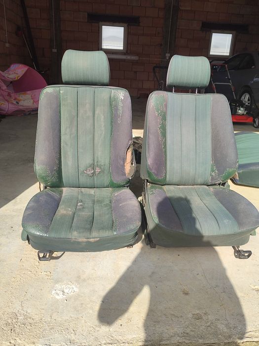 Wnętrze zielone 1 seria Mercedes W124