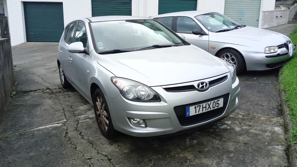 HYUNDAI i30 de 2009 em bom estado geral