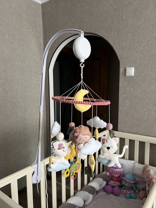 Дитячий мобіль на кроватку