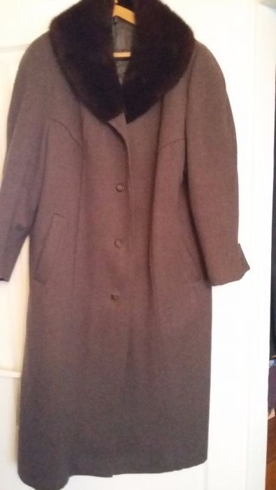 Продам пальто драпове з норковим коміром в ідетальному стані