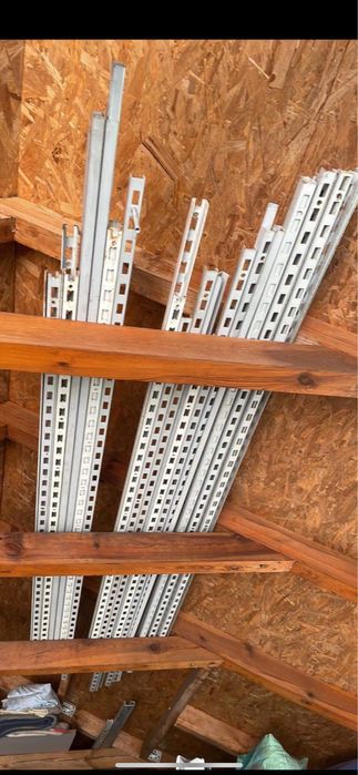 Szyny montażowe na regał