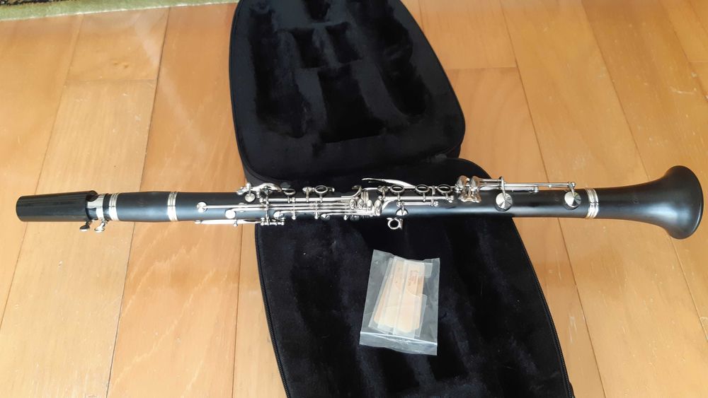 Clarinete Bb  ( madeira) Backun Antigua model :3230
