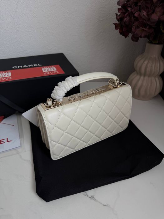Сумка у стилі Chanel