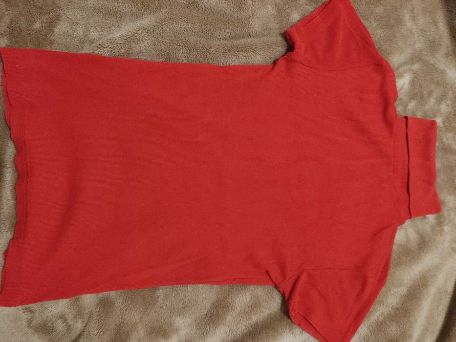 Czerwony damski golf