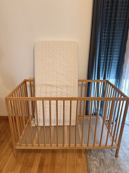 Berço e Colchão Ikea