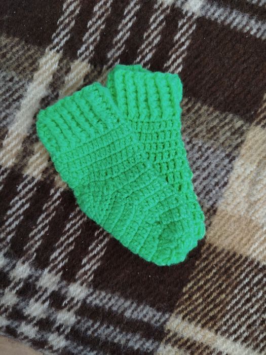Дитячі в'язані носочки