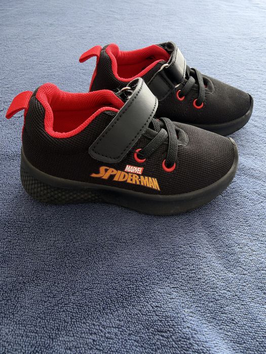 Buty sportowe rozmiar 22
