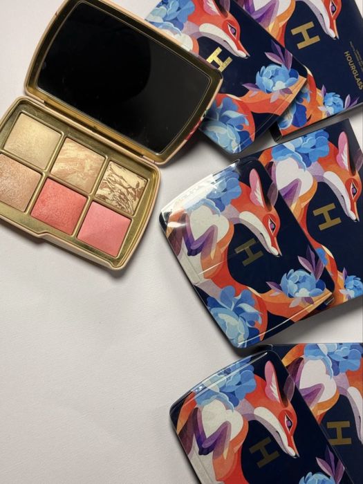 Палетки Hourglass 1 відтінок, кастомні (кришка лисиці, наповнення олен