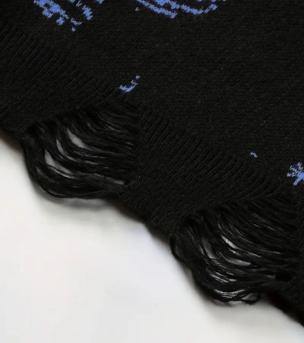 светр з космічним принтом