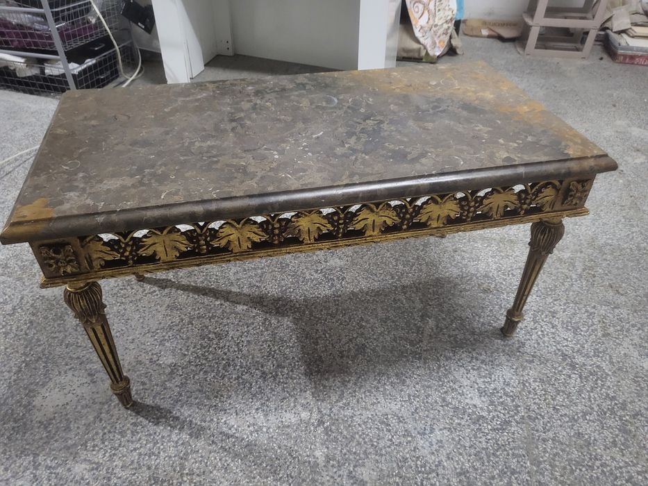 Mesa centro em mármore