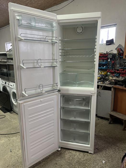 Холодильник Libhnerr 2 метровий