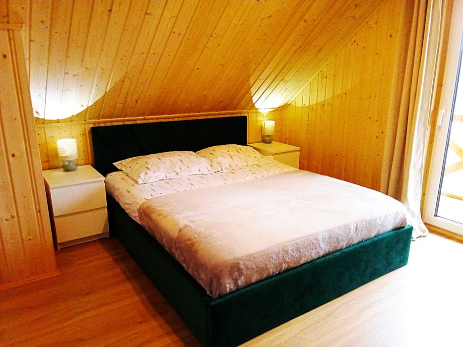 Drewniany domek w górach z tarasem na wynajem. PROMOCJA FERIE