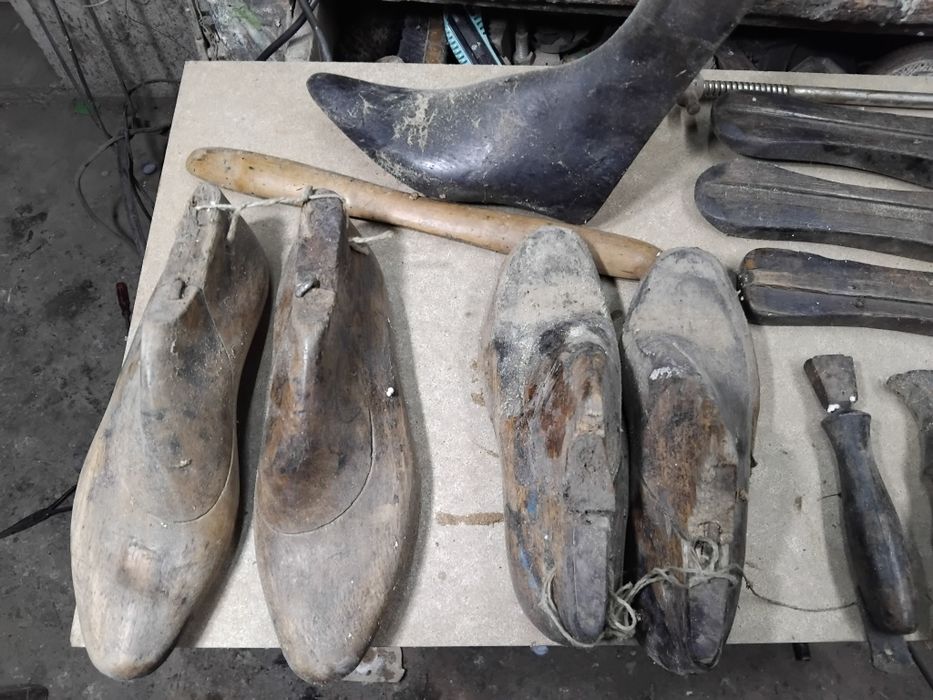 Ferramentas de sapateiro antigas