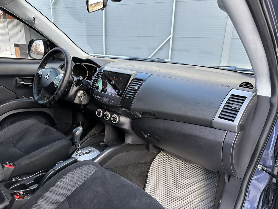 Mitsubishi Outlander XL 2008. Газ/Бензин 2.4