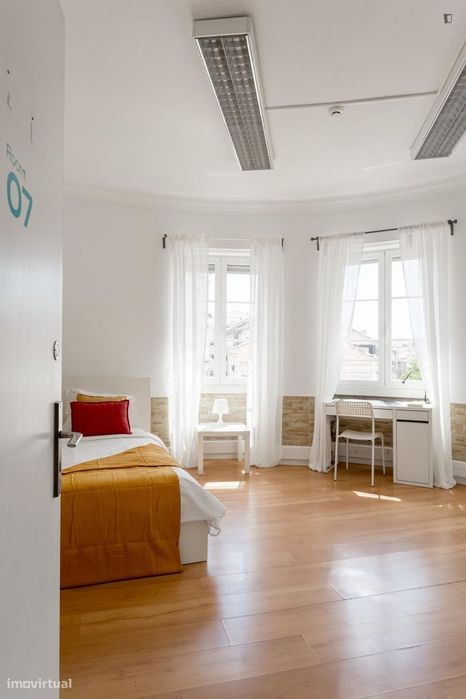 Quarto - localizado em Picoas Lisbon