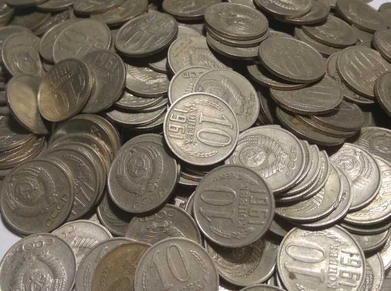 Продам монеты СССР достоинством 10, 15, 20 копеек по 5грн/шт