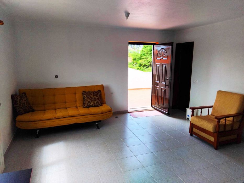 sesimbra férias quarto junto ao mc donalds