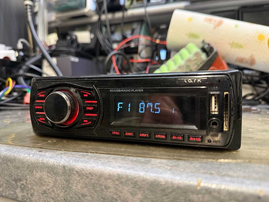 Radio CD Usb Sd Lark CR4200