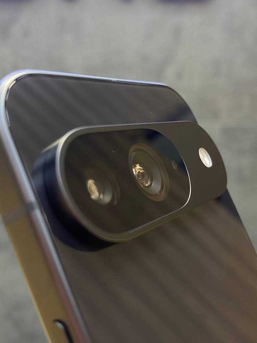 Смартфон Google Pixel 9 12/128GB Obsidian вживаний від Ябко