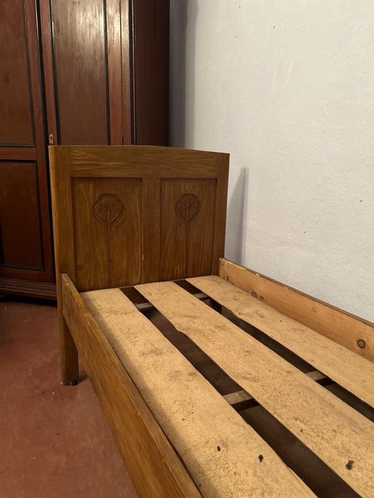 Старовинне ліжко