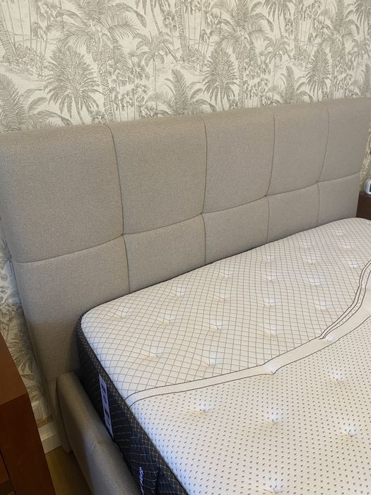 Cama 140x190 com colchão de qualidade, pouquissimo utilizados.