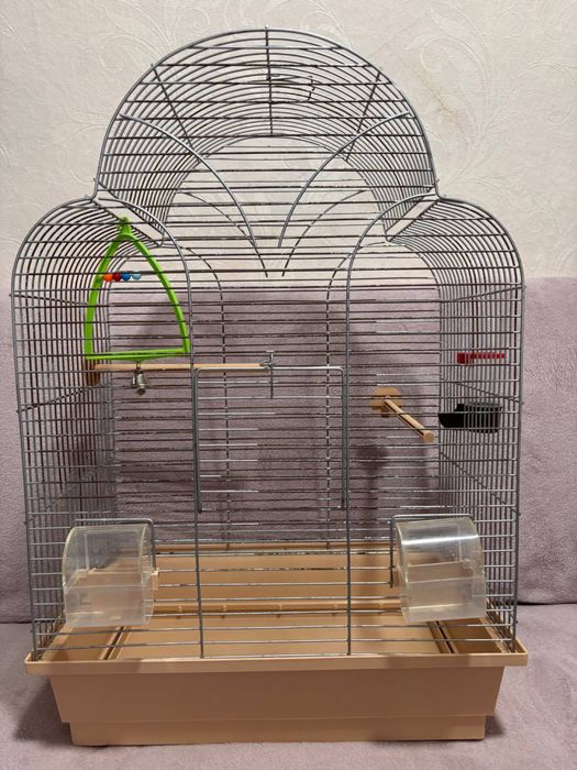 Продам простору клітку для папуги