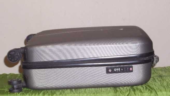 Чемодан пластиковый брендовый GABOL, 4 колеса, 48Х39Х19 см.