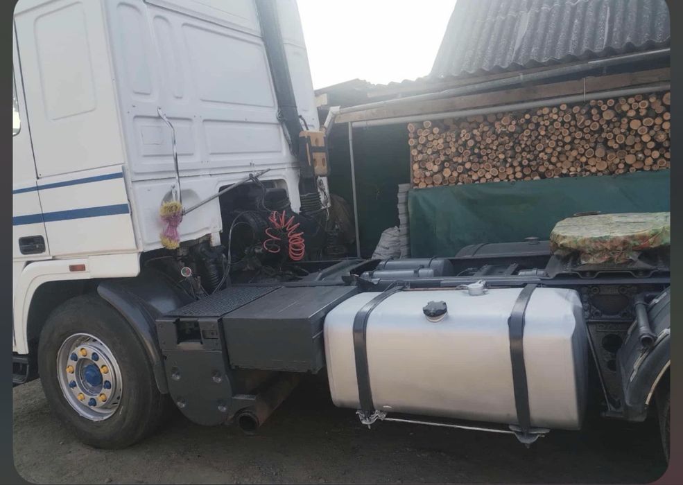 Продам  тягач DAF
