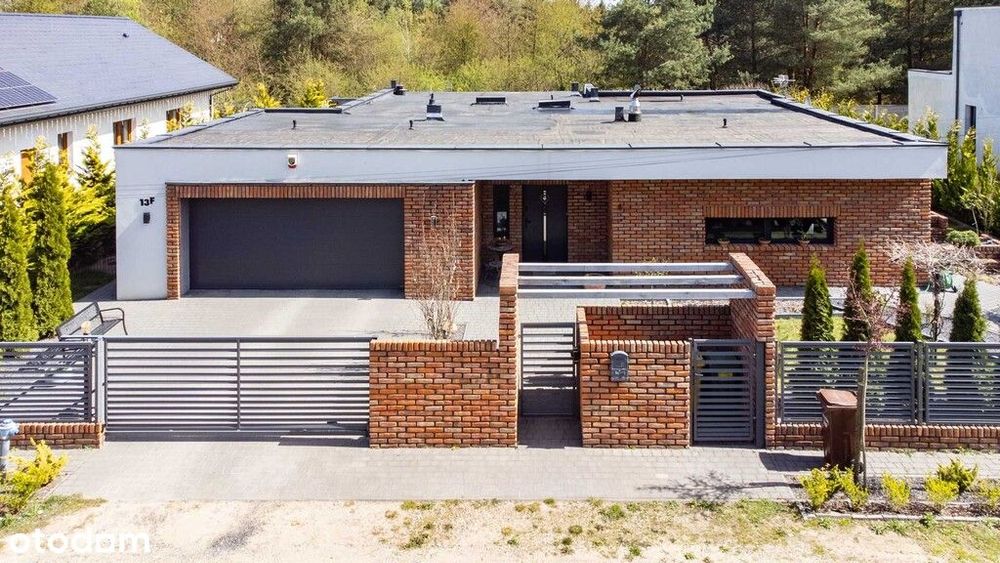 Funkcjonalny DOM PARTEROWY w sąsiedztwie lasu