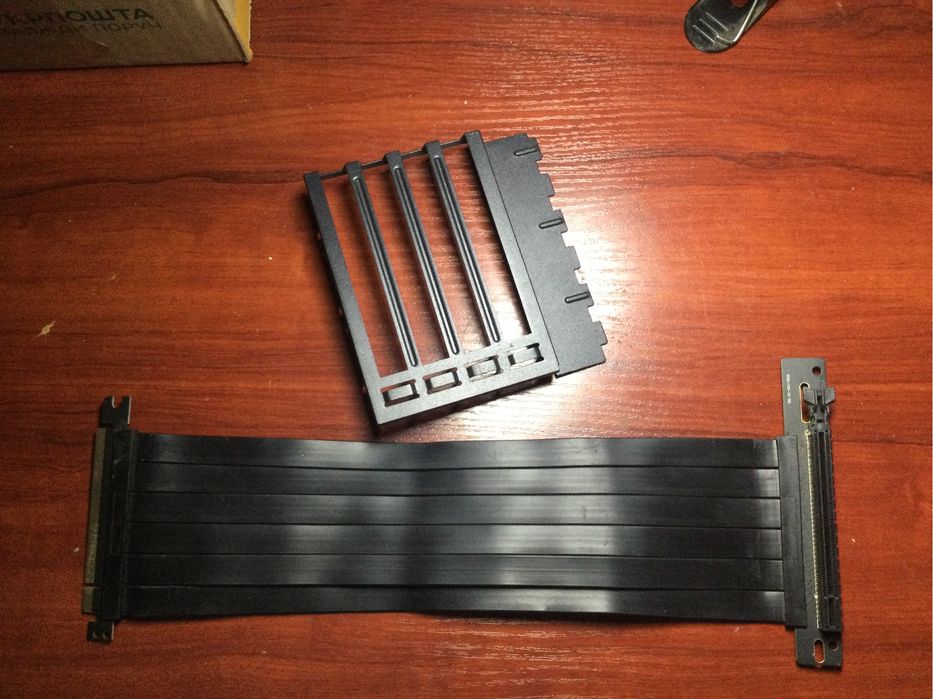 Комплект для вертикальной видеокарты райзер pcie 5.0 x16 и стойка
