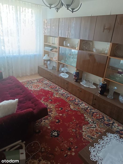 Południe - 2 piętro w bloku czteropiętrowym.