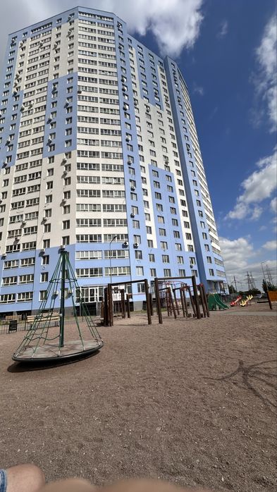 Обмін /продаж 3-кімнатної квартири 73.5 м +гараж у Броварах на будинок