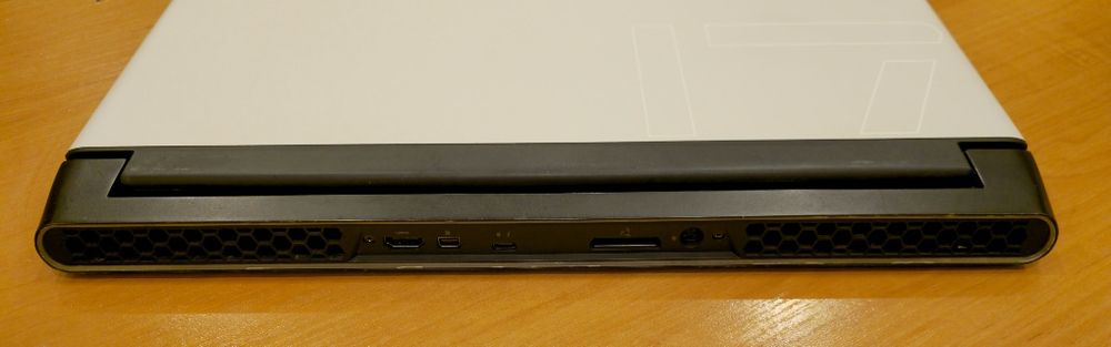 Неробочий Alienware m17 r4