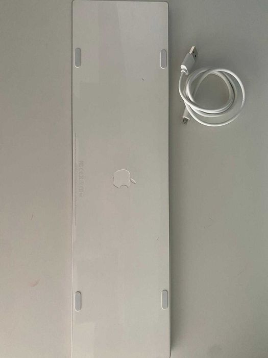Apple Magic Keyboard469533610959196161