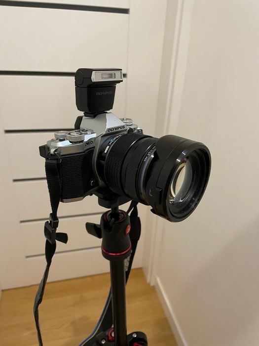 Olympus  O-MD E-M5ii + statyw Manfrotto gratis