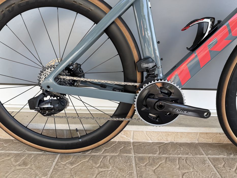 Bicicleta de estrada Trek Madone - Disco AXS