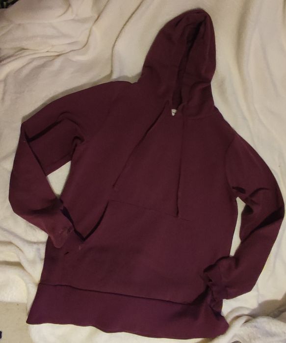 Fioletowa bluza z kapturem