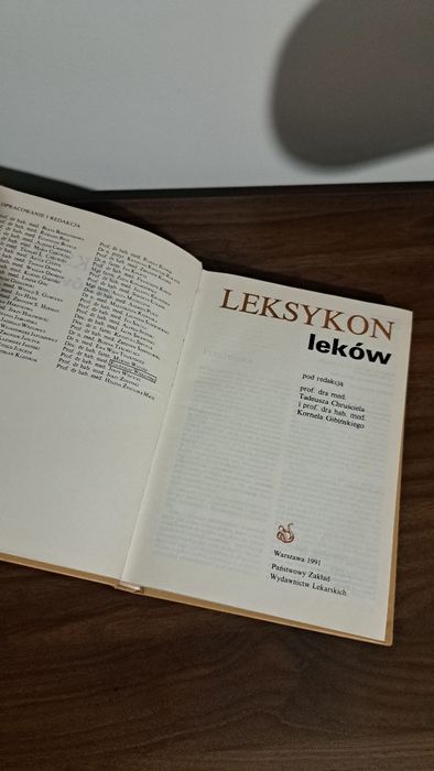 77-B/26 Książka leksykon leków