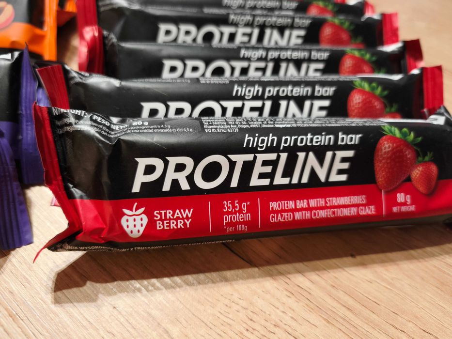 Wysokobiałkowe batony Proteline truskawka suszone morele suszone śliwk