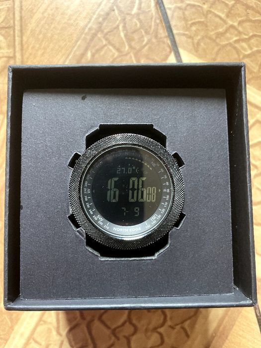 Годинник North Edge