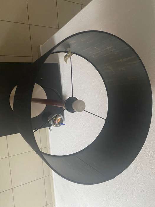 Móvel de sala e luz