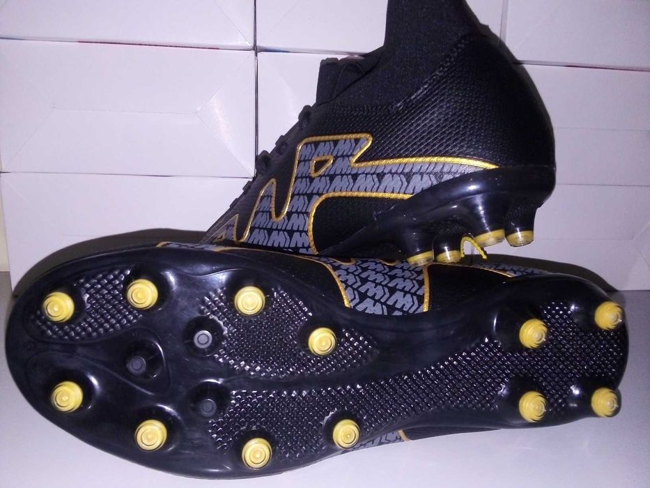 Chuteiras Air Zoom para relva sintetica