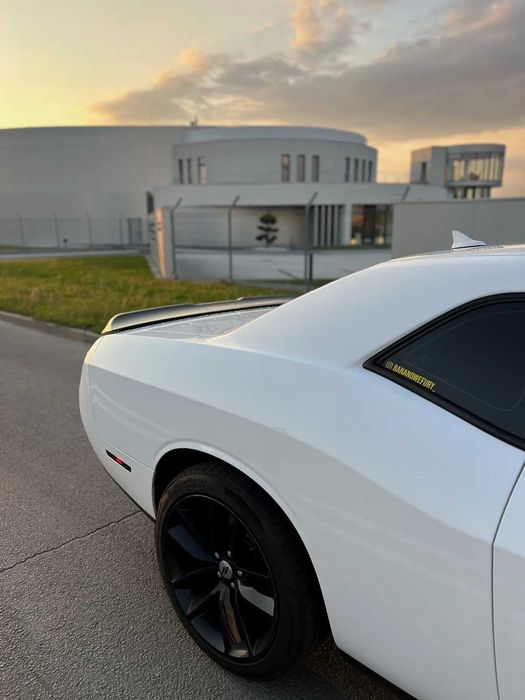 Wynajem Dodge Challenger 5.7 V8